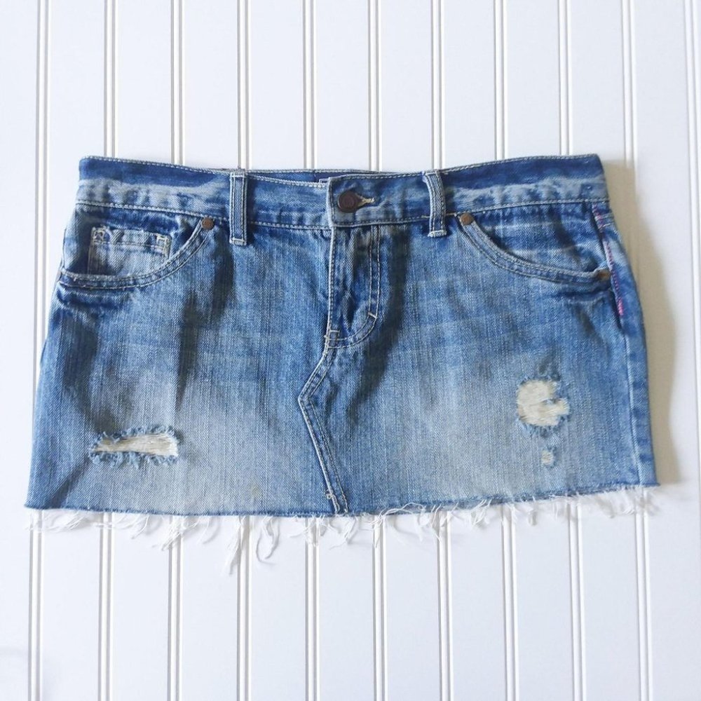 Victoria’s Secret PINK Light Wash Denim Skirt